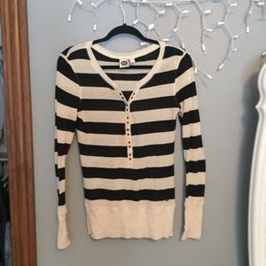 💕ROXY Button Up Long Sleeve Tee